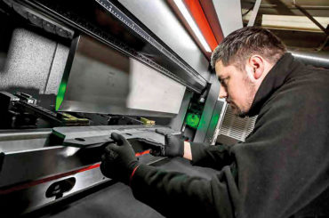 Extra-large formats for laser cutting